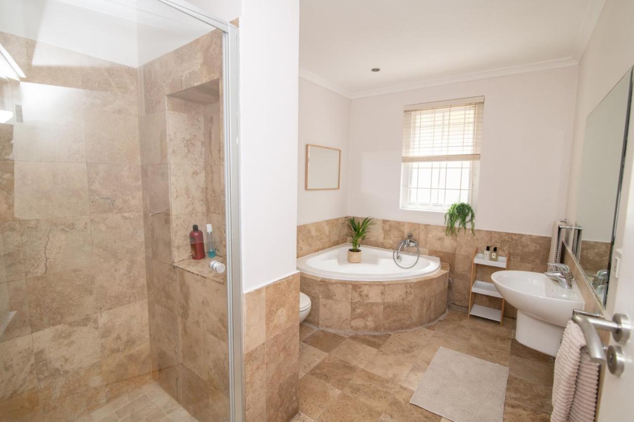 Camps Bay Guest Suite With Private Pool Kapské Město Exteriér fotografie